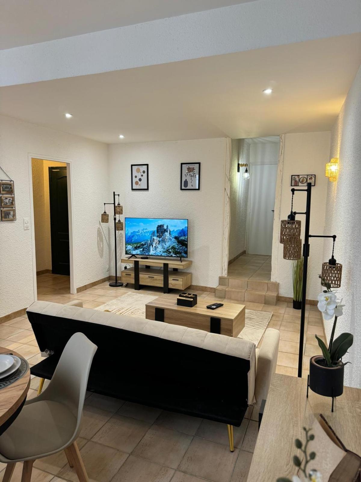 Charmant Appartement En Hypercentre De Castelnaudary Exterior foto